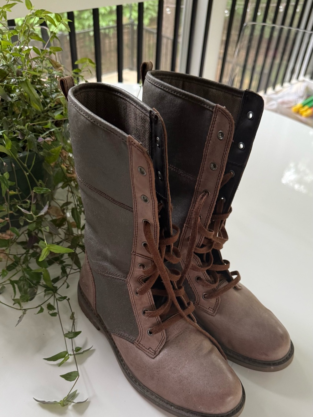 Women’s CAT Brown Lace-Up Canvas Combat Boots US size 8